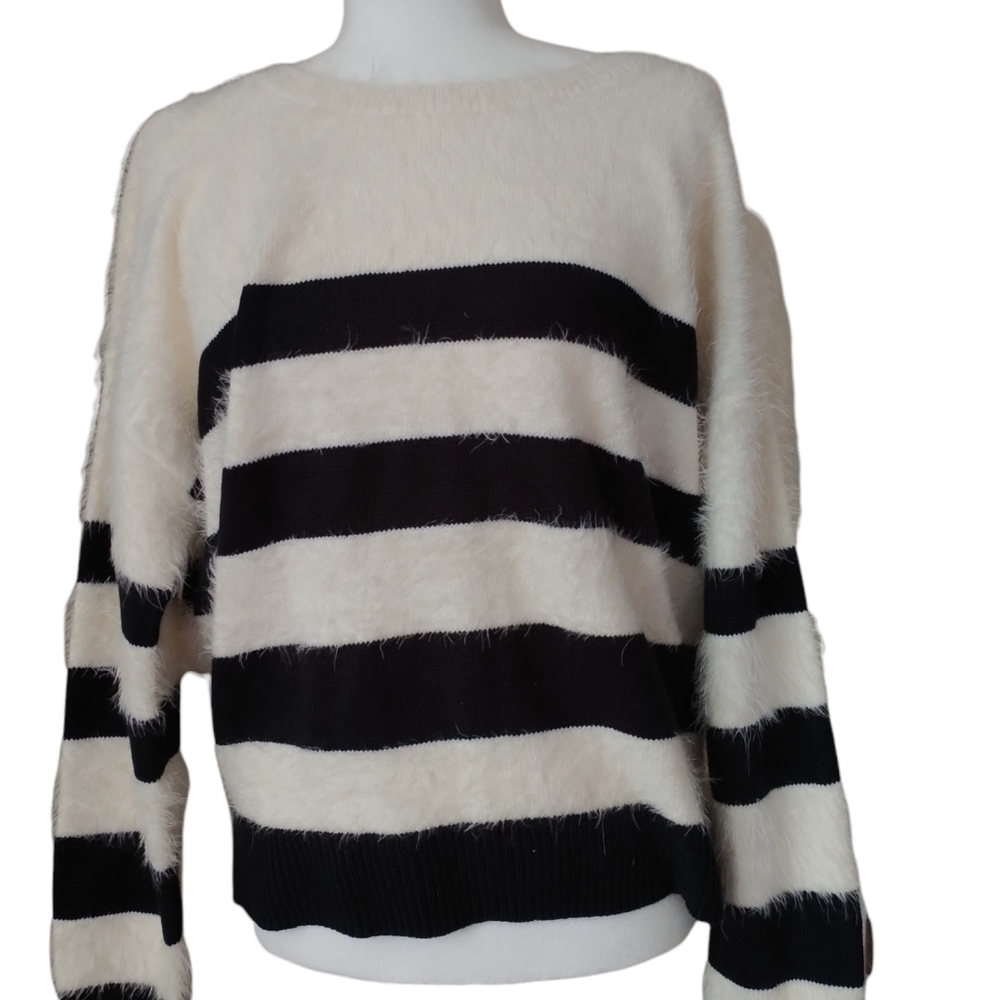 DKNY White & Black Fuzzy Striped Oversized Sweater M